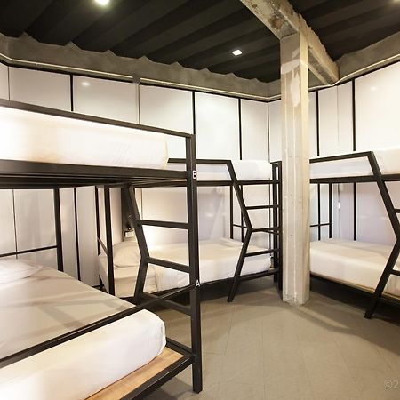 Thrive The Hostel : Patpong By The Belle กรุงเทพมหานคร ภายนอก รูปภาพ