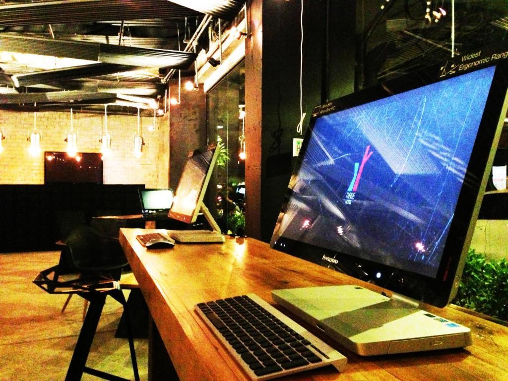 Thrive The Hostel : Patpong By The Belle กรุงเทพมหานคร ภายนอก รูปภาพ