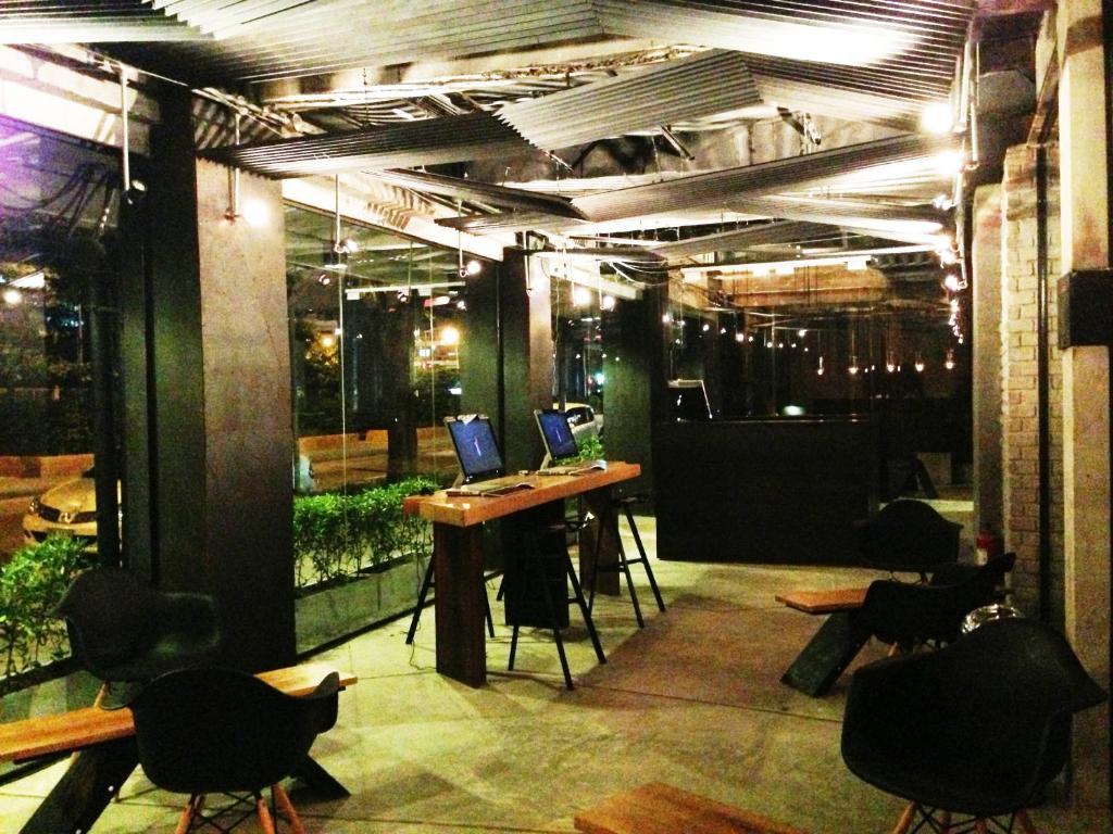 Thrive The Hostel : Patpong By The Belle กรุงเทพมหานคร ภายนอก รูปภาพ