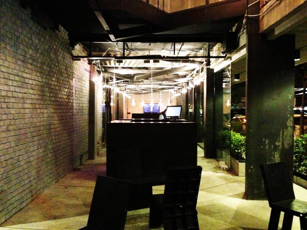 Thrive The Hostel : Patpong By The Belle กรุงเทพมหานคร ภายนอก รูปภาพ